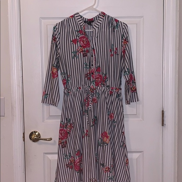 Flower dress - Picture 1 of 3